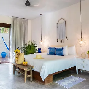 Lula Tulum, A Small Luxury **** Tulum